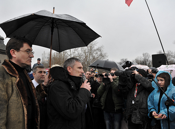 Алексей Журавлёв на митинге на Нахимовской площади, Севастополь, 26 февраля 2014 г.