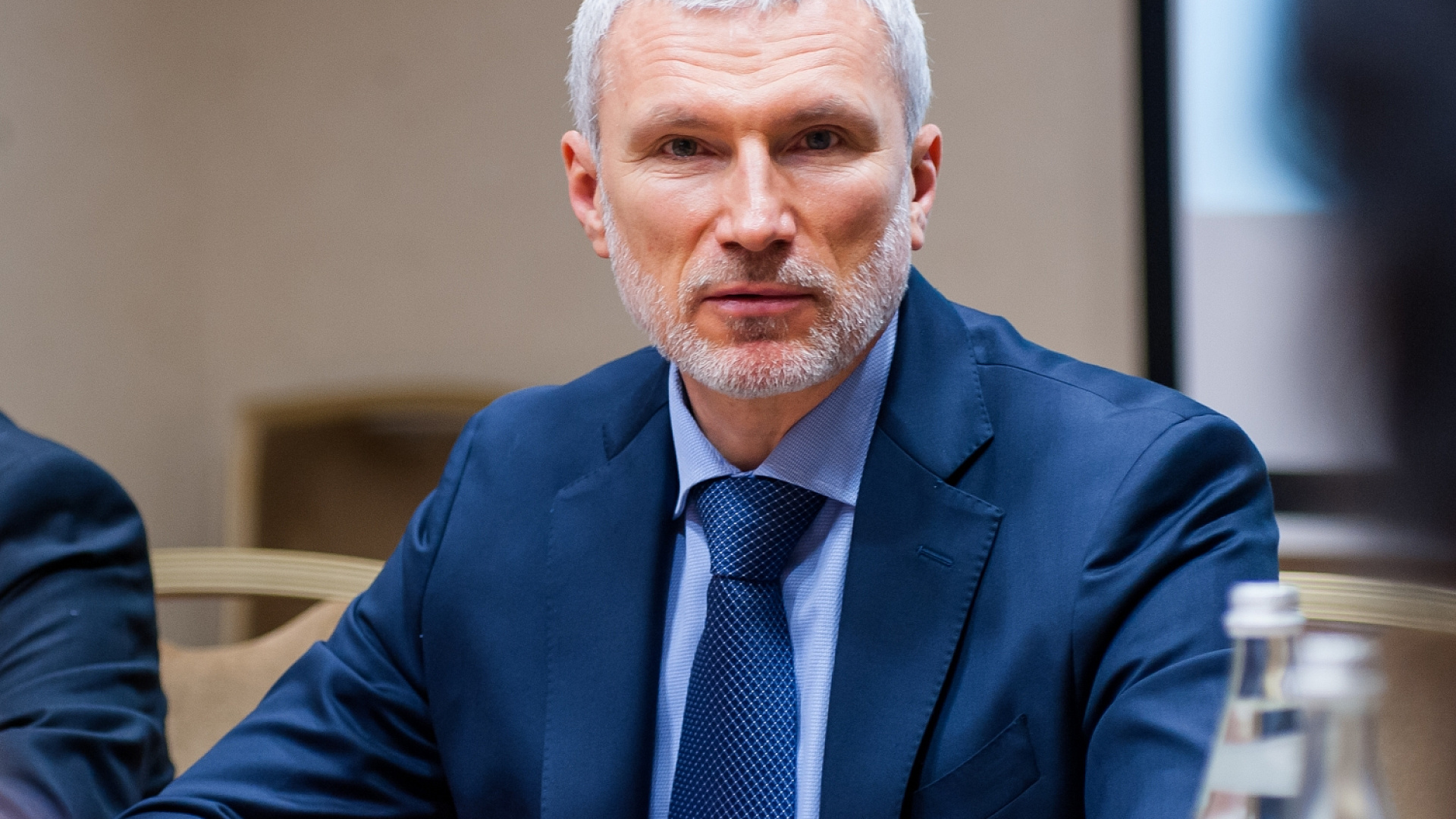 Журавлев: Зеленский уже не в состоянии исполнять даже выделенную ему роль фотомодели