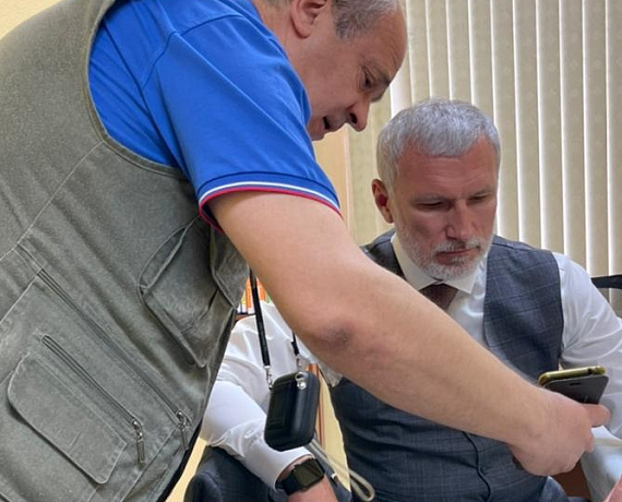 Алексей Журавлев провел прием граждан в Великом Новгороде