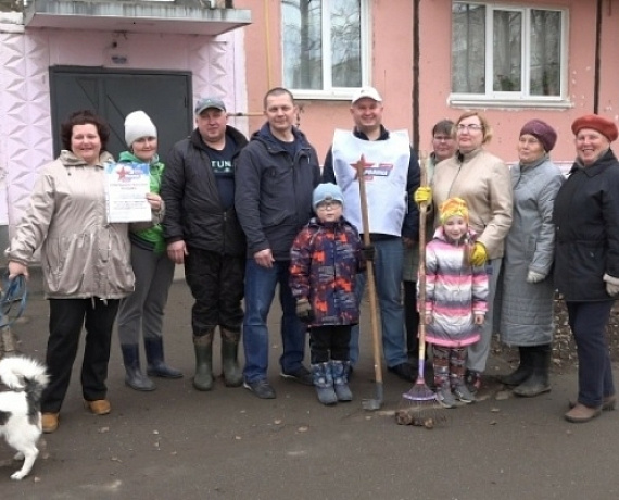 УДМУРТСКИЕ РОДИНЦЫ ПРОВЕЛИ СУББОТНИК В Г. САРАПУЛЕ