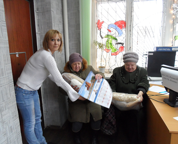 Воронежские партийцы поздравили своих избирателей с Новым годом