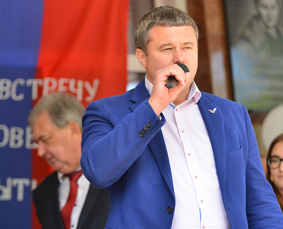 Валерий Барсук поздравил самарцев с началом учебного года