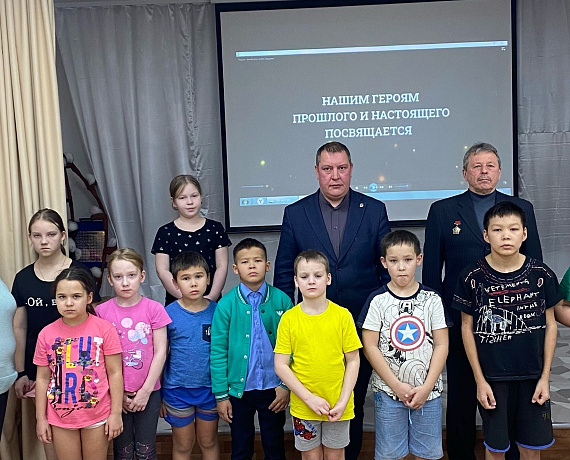 Соратники из НАО провели тематическое занятие для детей, приуроченное к Дню разгрома советскими войсками немецко-фашистских полчищ в Сталинградской битве