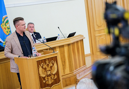 Владимир Сухарев обозначил острые проблемы областного центра на заседании региональной Думы
