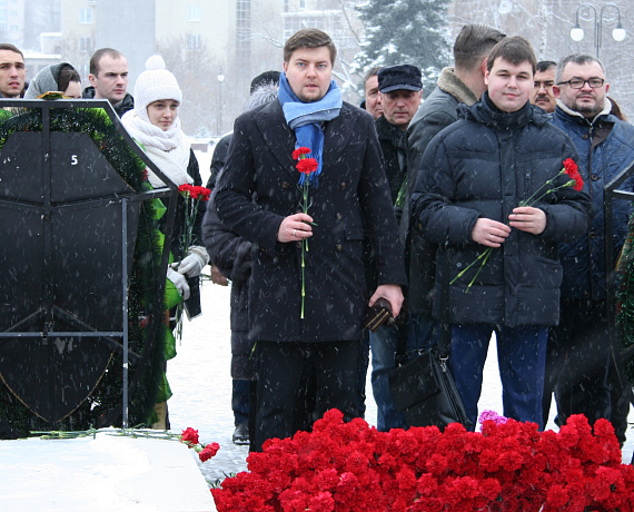 Руководство и соратники Воронежской "РОДИНЫ" возложили венки в День освобождения города
