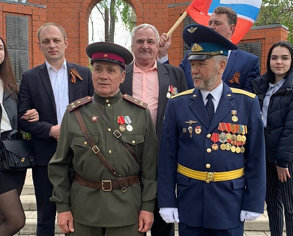 Партия "РОДИНА" в Острогожске почтила память павших героев и возложила венки