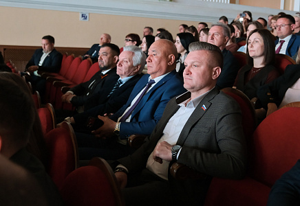 САМАЯ БЛИЗКАЯ ВЛАСТЬ К ЛЮДЯМ: ТОРЖЕСТВЕННЫЙ ПРИЕМ КО ДНЮ МСУ