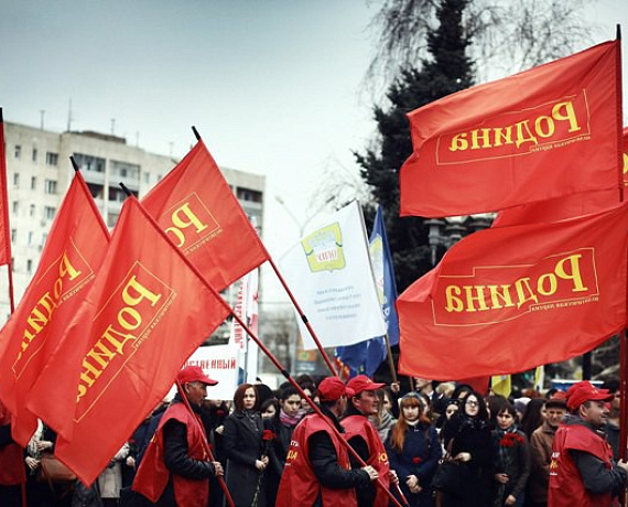 Оренбургские патриоты провели митинг в честь Дня космонавтики
