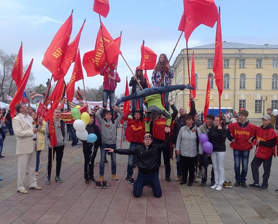 Колонна "РОДИНЫ" прошла по центральной улице Оренбурга
