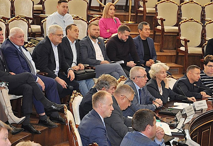 Вячеслав Илюхин и Константин Антонов обозначили приоритеты бюджета Новосибирской области