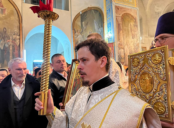 Алексей Журавлев принял участие в пасхальном богослужении в Мичуринске, 24.04.2022