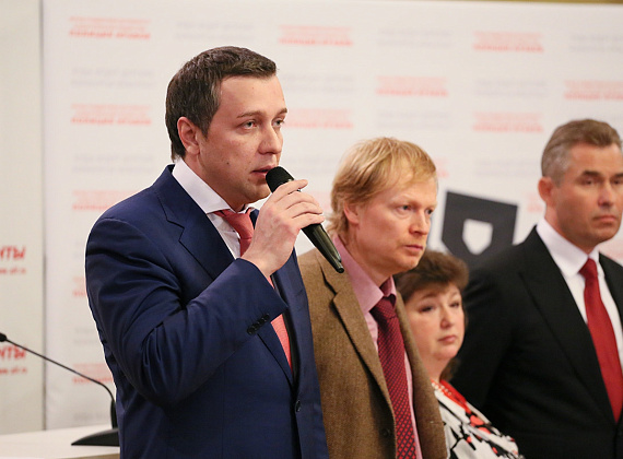 Алексей Журавлёв на круглом столе в "АиФ" на тему: "Куда ведут конкурсы красоты?", 2 апреля 2014 г.