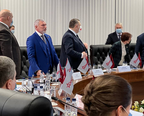 Журавлев принял участие в выездном заседании комитета ГД по обороне в КВЦ "Патриот"