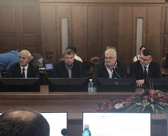 Новосибирские депутаты поддержали Вячеслава Илюхина в его критике концессии по строительству поликлиник