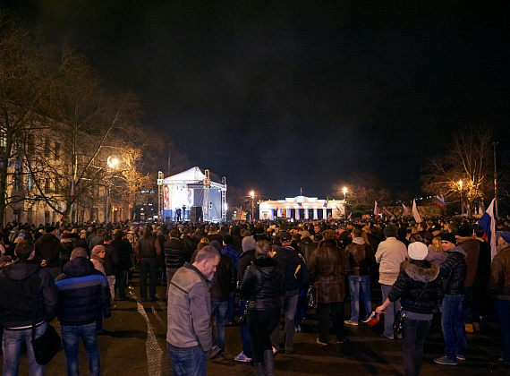 Алексей Журавлев и делегация "РОДИНЫ" в Севастополе, 26 февраля 2014 г.
