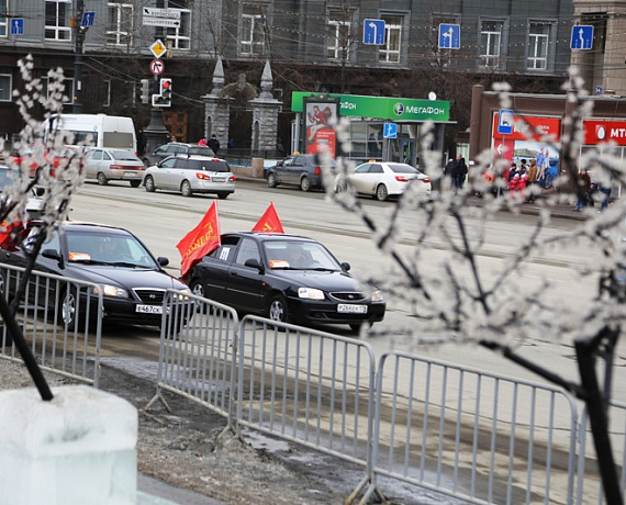 23 февраля патриоты провели автопробег в Челябинске