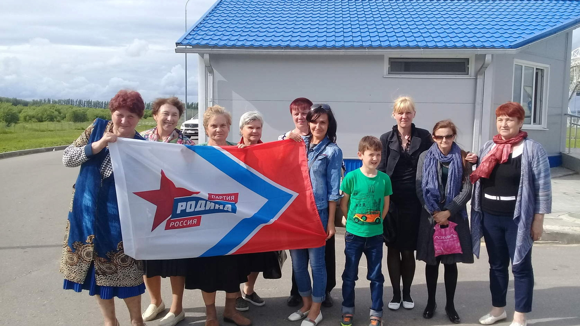 Новомосковская "РОДИНА" организовала для православных паломников серию поездок в Москву
