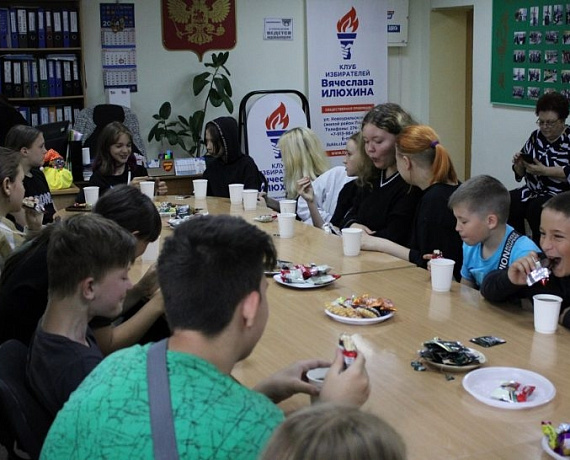 Трудовые отряды школьников из Новосибирска, созданные по инициативе "РОДИНЫ", подвели итоги работы