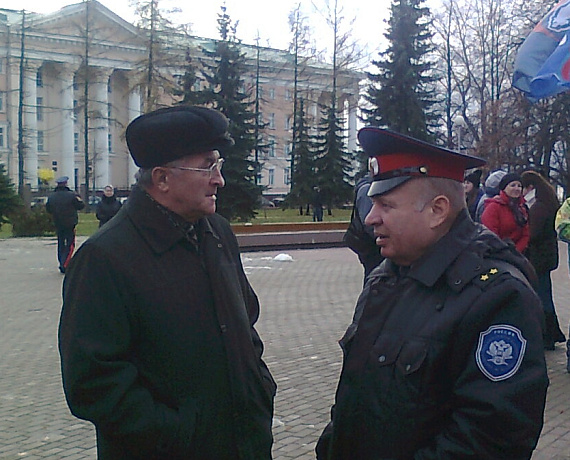 Архангельские партийцы возложили цветы к Вечному огню
