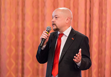 Бирюков прокомментировал в "СП" разделение властей в борьбе с коронавирусом