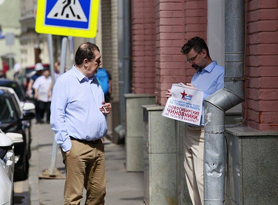 Серия одиночных пикетов партии "РОДИНА" у здания ЦИК, 31.07.2015
