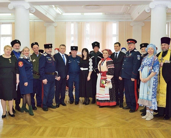 Геннадий Селебин открыл выставку "Российское казачество на рубеже веков"