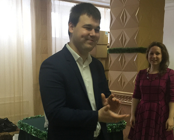 Алексей Журавлев поздравил детей Рамонского района с Рождеством