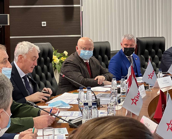 Журавлев принял участие в выездном заседании комитета ГД по обороне в КВЦ "Патриот"