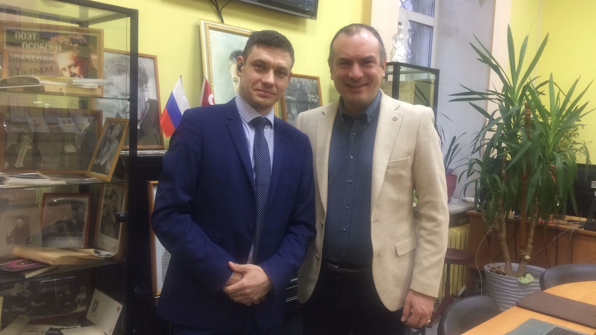 Лидер "Тигров Родины" Николай Шлямин принял участие в презентации книги Мехмета Перинчека
