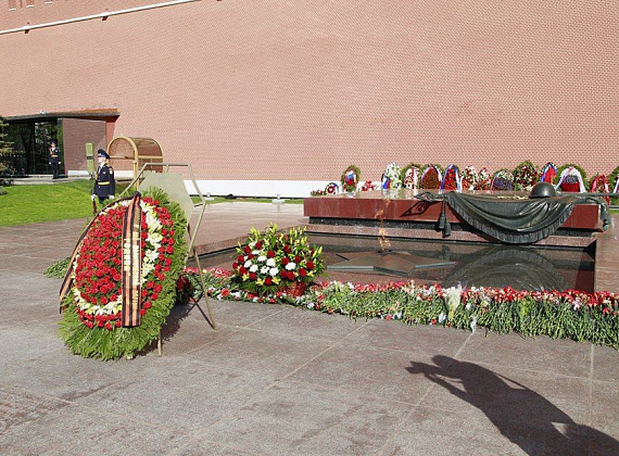 Делегация "РОДИНЫ" почтила память героев Великой Отечественной войны, 06.05.2015