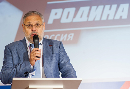 Михаил Хазин рассказал, почему повышаются налоги в условиях спада