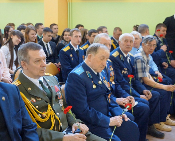 Социал-патриоты посетили челябинскую школу