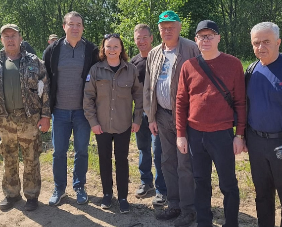 Депутат Госсовета Коми от партии "РОДИНА" Елена Иванова приняла участие в экоакции "Речная лента"