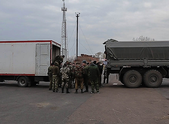 Передача гуманитарной помощи партии "РОДИНА" ополченцам Новоазовска, 01.11.2014