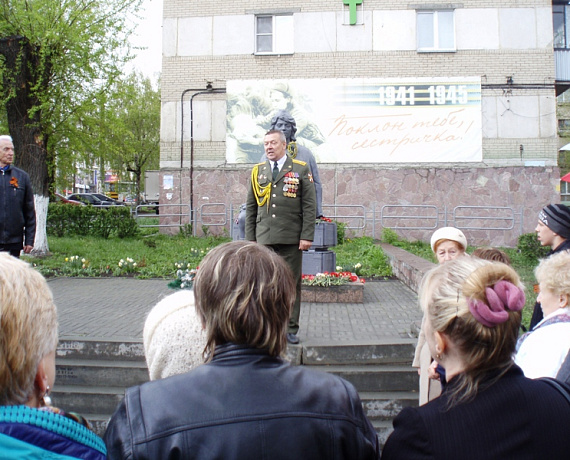 В Челябинске провели митинг у памятника медсестрам