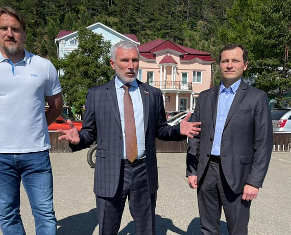 Алексей Журавлев раскритиковал состояние курортной инфраструктуры Байкала
