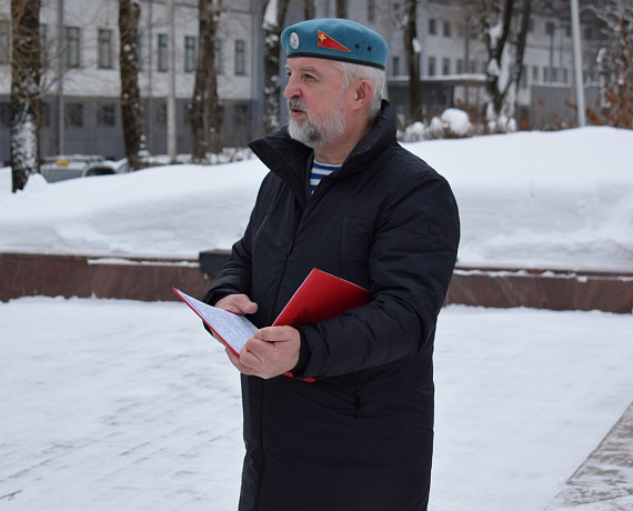 Депутаты от "РОДИНЫ" Елена Иванова и Юрий Беляцкий почтили память десантников