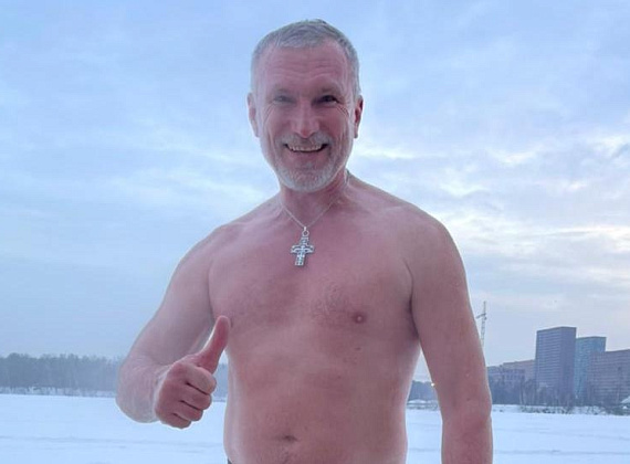 Алексей Журавлев принял участие в крещенских купаниях 19.01.2021