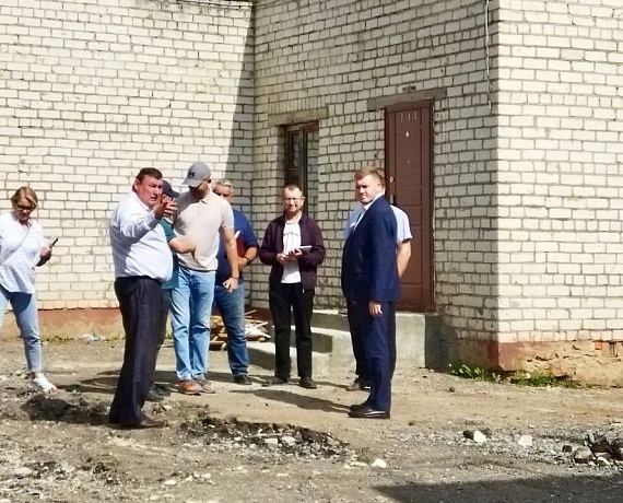 Владимир Михайлов держит вопросы благоустройства образовательных учреждений на особом контроле