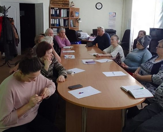 В общественных приемных Вячеслава Илюхина прошли очередные занятия "Школы ЖКХ"