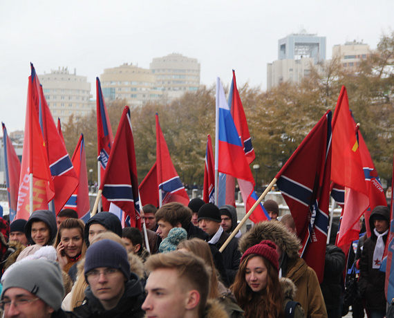 В Екатеринбурге "РОДИНА" вывела на шествие 4 ноября сотню партийцев