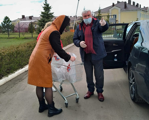 Воронежская "РОДИНА" поздравила проживающих и сотрудников дома-интерната с Пасхой