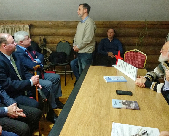 В штабе Воронежской "РОДИНЫ" состоялась презентация книги "Почва и крона"