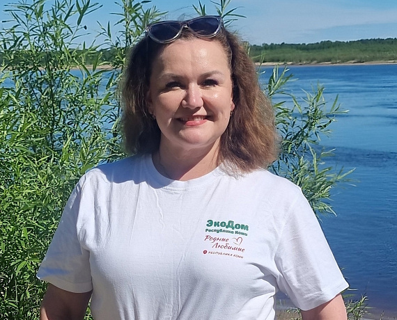 Елена Иванова приняла участие в экологической акции "Речная лента"