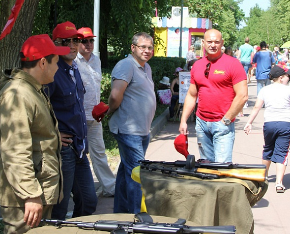 Патриоты организовали детский праздник в Самаре