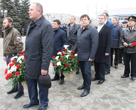 Оренбургские патриоты провели митинг в честь Дня космонавтики