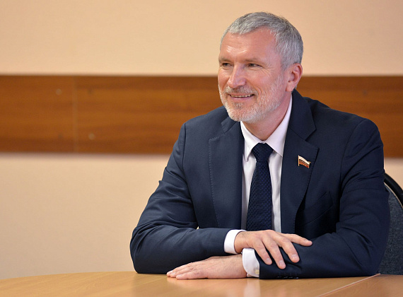 Вручение Алексею Журавлеву удостоверения кандидата в депутаты Госдумы, 27.07.2016