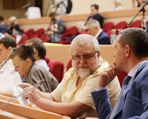 Депутат от "РОДИНЫ" Александр Ванцов обратил внимание на высокий дефицит в бюджете Саратовской области