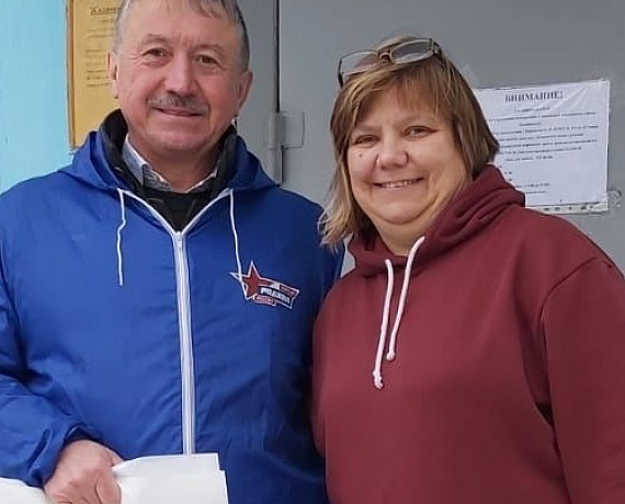 Челябинская "РОДИНА" поздравила с Днем матери многодетных мам и матерей в семьях с трудным материальным положением