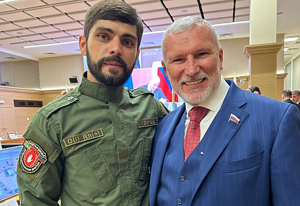 Журавлев: Люди разных национальностей воюют сейчас с общим глобальным злом